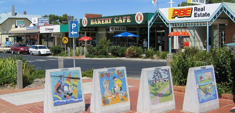 Information about Inverloch Inverloch information